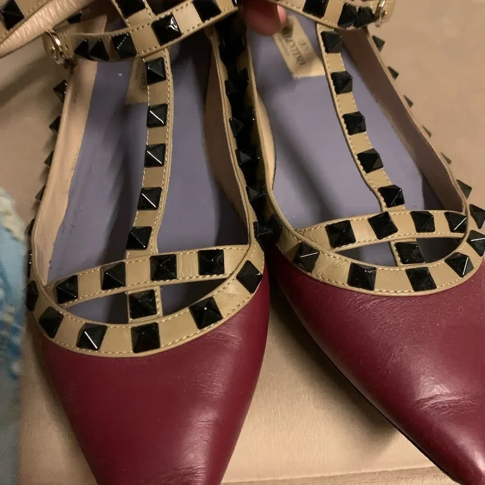 Authentic genuine Valentino Rockstud flat